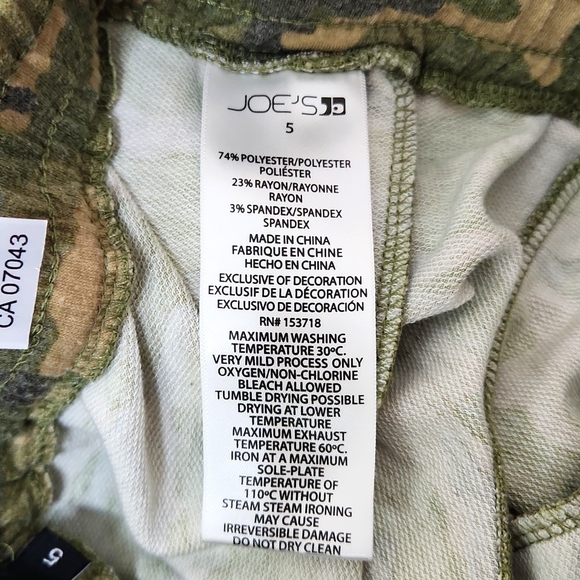 Joe's Jeans Girls Green Camo Dolphin Hem Sweat Shorts, Size 5 ~ EUC - Picture 5 of 5
